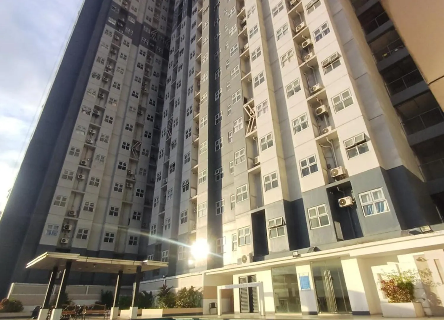 Lil Max Staycation Manila Aparthotel